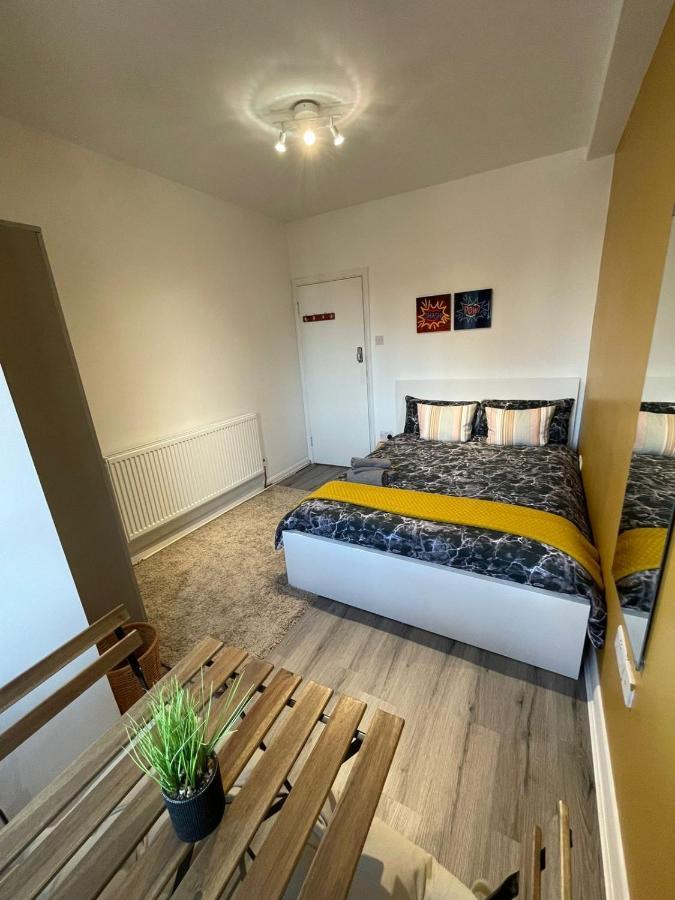 Willesden Green Rooms Лондон Екстер'єр фото
