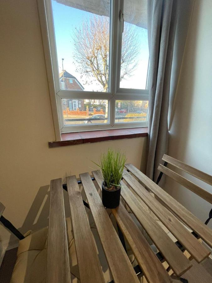 Willesden Green Rooms Лондон Екстер'єр фото