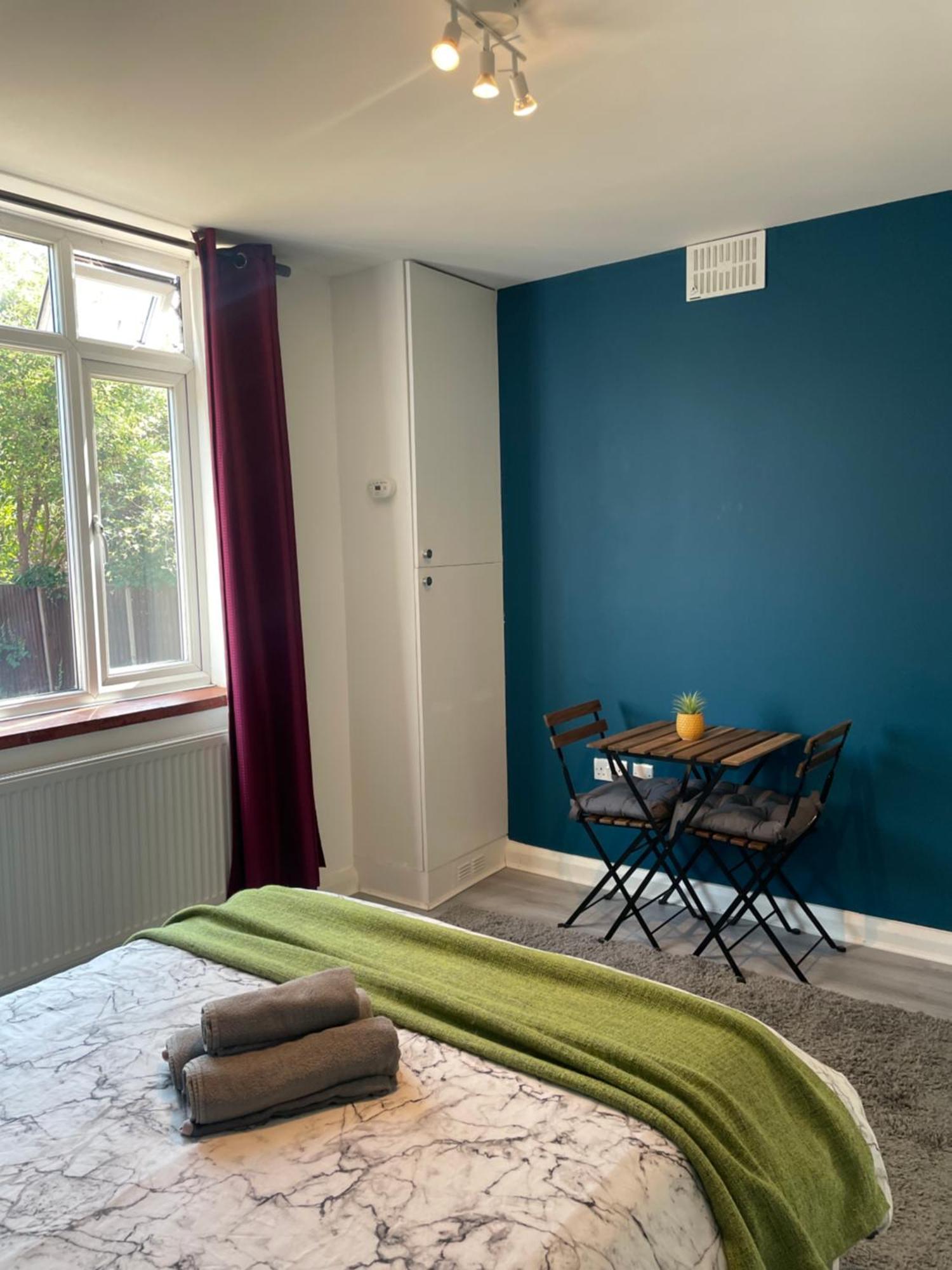 Willesden Green Rooms Лондон Екстер'єр фото