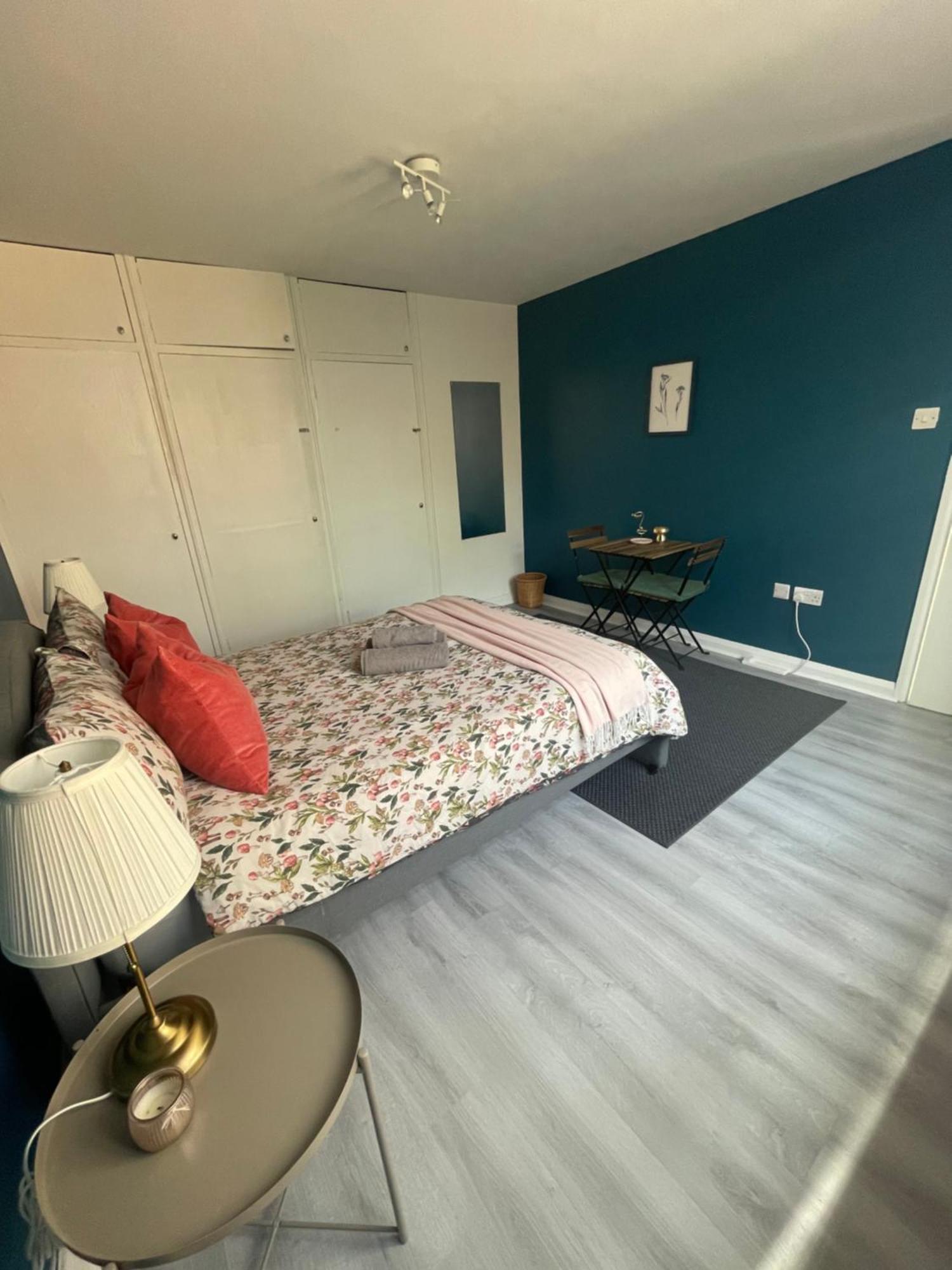 Willesden Green Rooms Лондон Екстер'єр фото