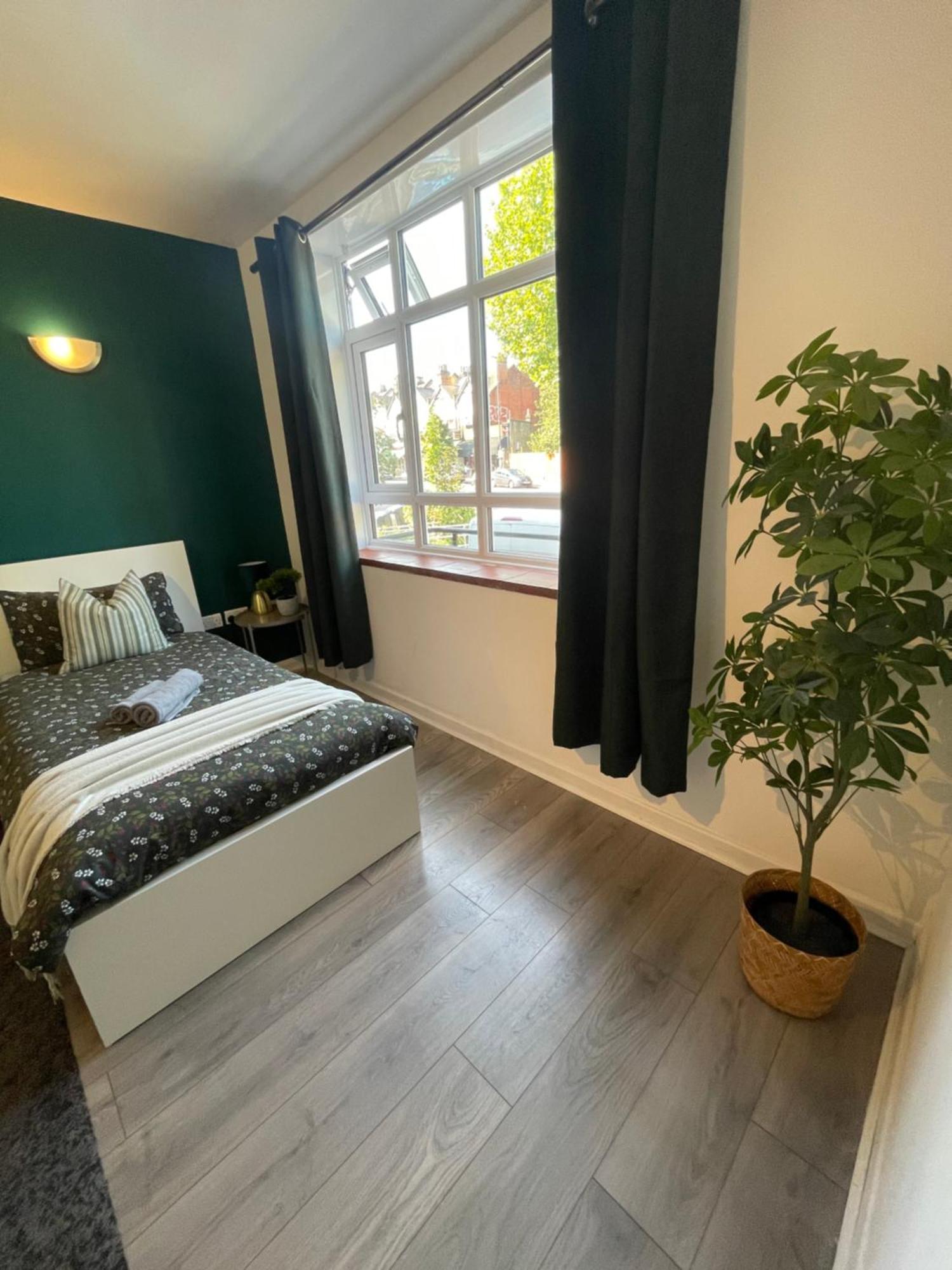 Willesden Green Rooms Лондон Екстер'єр фото